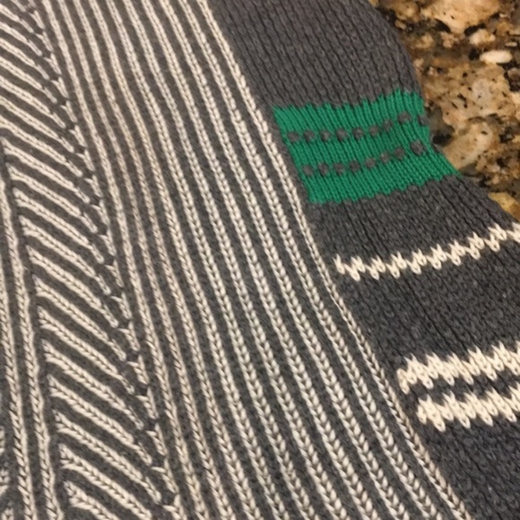 CABI SWEATER 💕SALE - Picture 7 of 8